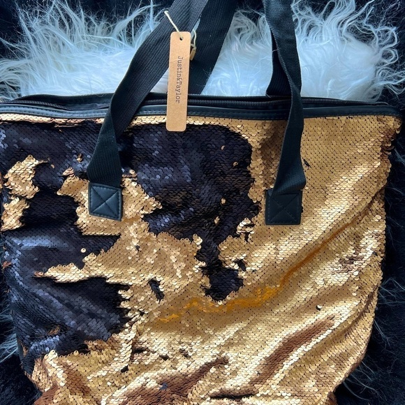 JUSTIN & TAYLOR GOLD AND BLACK SEQUINED TOTE - Picture 1 of 4